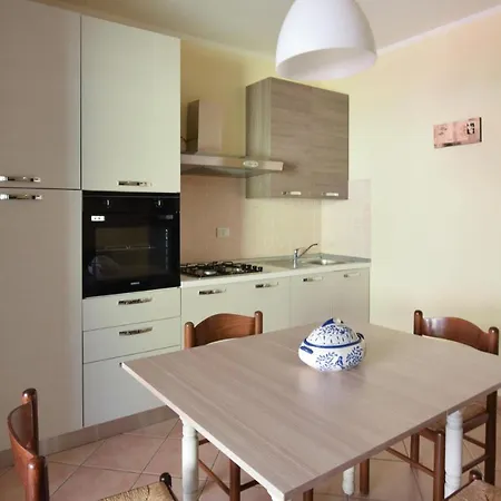 Lejlighed In With Kitchen Badesi